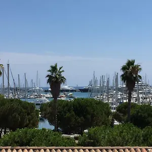 Terrasse Magnifique Vue Et Yachts , Antibes France
